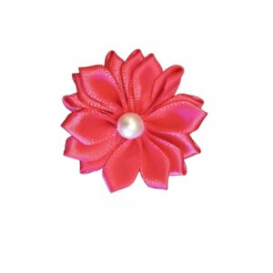 Satijnen bloem met parel roze